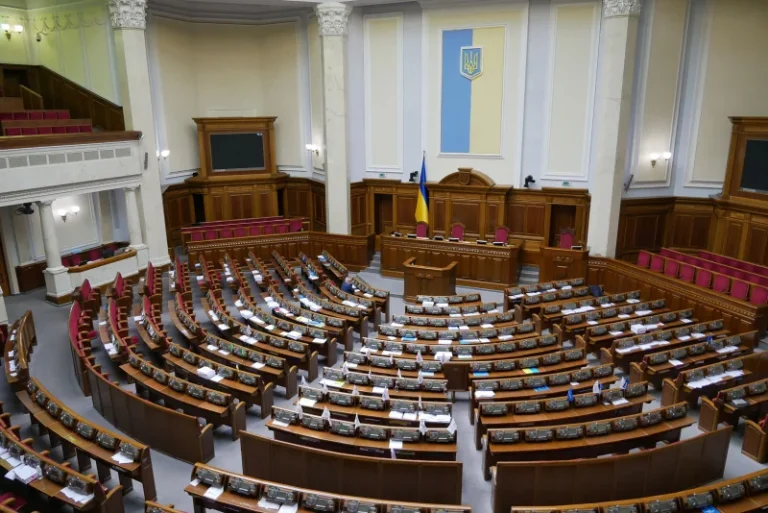 До 1 жовтня Рада не засідає в залі — Стефанчук