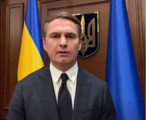Кравченко підписав собі п’ятиденне відрядження до Парижа