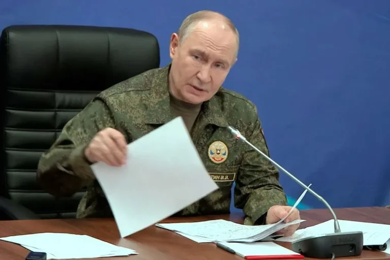 Путін пояснив, чому не б’є по керівництву України