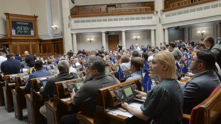 Рада заслухає силовиків через стрілянину між СБУ та ГУР