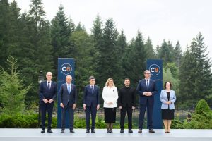 Що означає формат С8, який оголосив Зеленський?