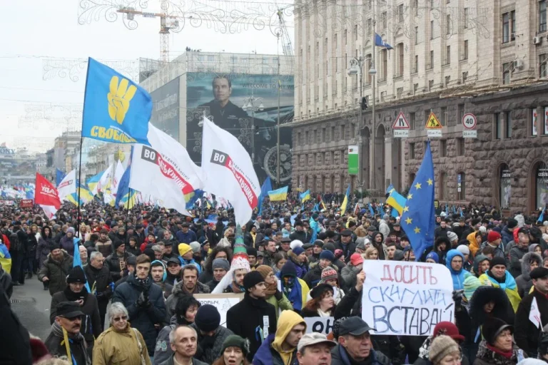 Скандали біля Банкової зачіпають довіру союзників і тил
